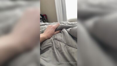 TheStepBrothers - Big bro fondles Lil bro in bed - 1 min - free gay porn