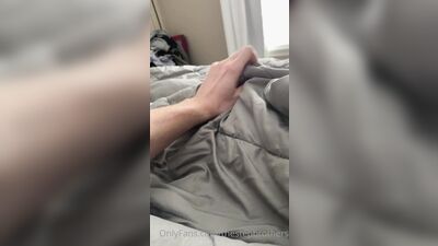TheStepBrothers - Big bro fondles Lil bro in bed - 1 min - free gay porn