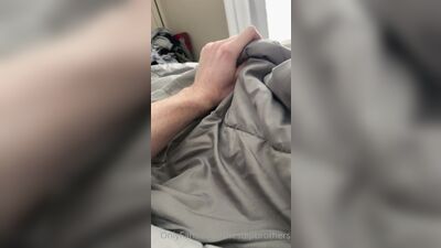 TheStepBrothers - Big bro fondles Lil bro in bed - 1 min - free gay porn