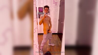 TheStepBrothers - Lil bro wanks in the mirror at Plant Fitness - 2 min - free gay porn