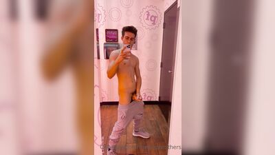 TheStepBrothers - Lil bro wanks in the mirror at Plant Fitness - 2 min - free gay porn