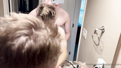 TheStepBrothers - Big bro fucking Lil bro in the bathroom - quick shot - 24 secs - free gay porn