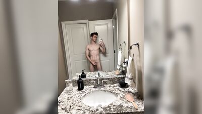 TheStepBrothers - Lil bro wanks a bit in the mirror - 13 secs - free gay porn