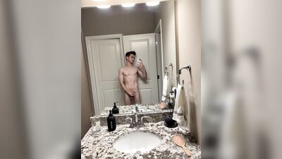 TheStepBrothers - Lil bro wanks a bit in the mirror - 13 secs - free gay porn