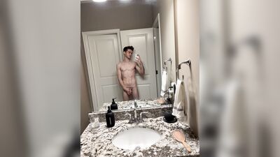 TheStepBrothers - Lil bro wanks a bit in the mirror - 13 secs - free gay porn