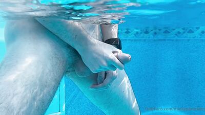 TheStepBrothers - Lil bro has a wank in the pool - 5 min - free gay porn