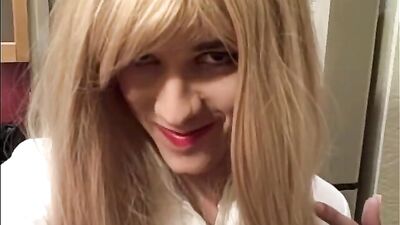 blonde sissy sucking cock xhwkkqi