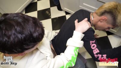 HungPapi - HELP! I'M STUCK! - free gay porn