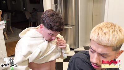 HungPapi - HELP! I'M STUCK! - free gay porn