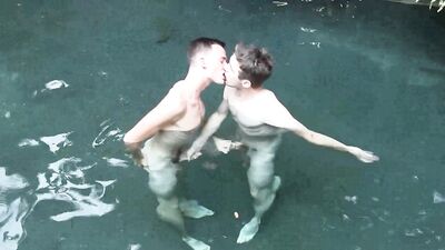 DallasReeves - Bareback pool session with Seth Jonson (and Andrew Colins) 720p