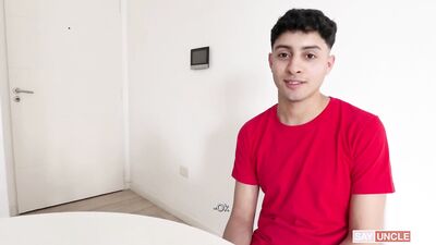 LatinLeche - Vicco Landi and Bruno Pattel - Heres Your Tip Pizzap4 Boy - free gay porn