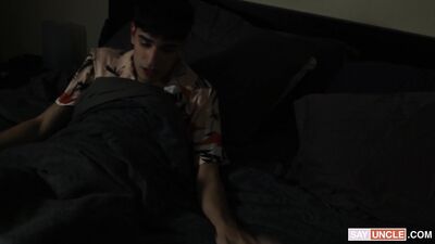 DadCreep - Rob Quin & Muscled Madison - Hug me, I'm Horny