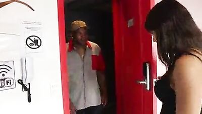 SetSes Hotwife make DP with plumbing employees Paola Gurgel Trailer