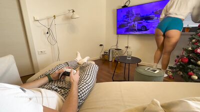 Volleyball girl in Booty shorts Dry Humping Boyfriend while he plays GTA