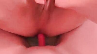 AMATEUR MILF FUCKS GUY WITH A STRAPLESS DILDO FEELDOE POV