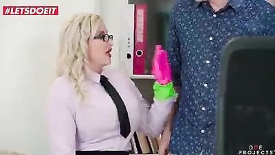 Student fucks his horny teacher hardcore (Jarushka Ross)