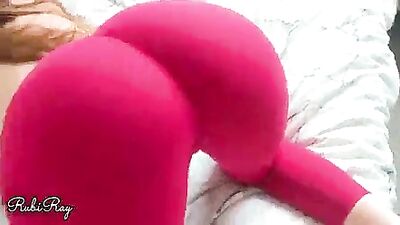 Fit babe makes him cum in her leggings and pull them up before her Yoga class