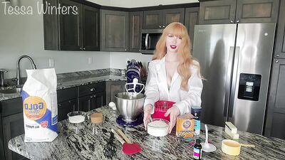 Hi Daddy Im baking some cookies for you Wanna watch