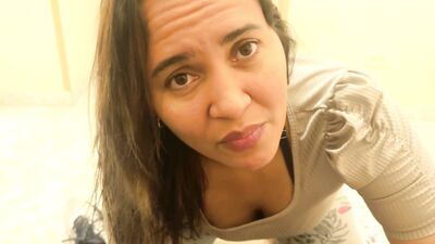 Colombian with a big ass is fucked by a stranger she found on the street