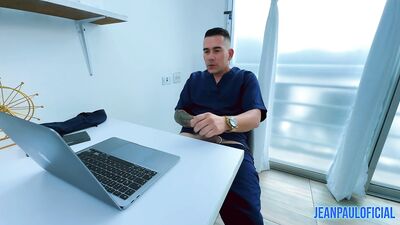 PERVERT DOCTOR FUCKS LATINA PATIENT WITH BIG ASS IN HIS OFFICE DANIELA ANDREA