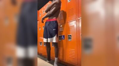 Men in Locker Rooms Gay Porn Video (64)
