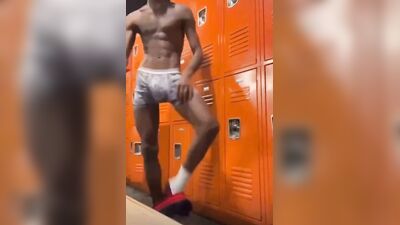 Men in Locker Rooms Gay Porn Video (64)