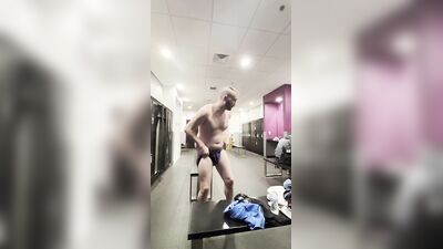 Men in Locker Rooms Gay Porn Video (15)