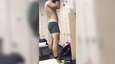 Men in Locker Rooms Gay Porn Video (155)