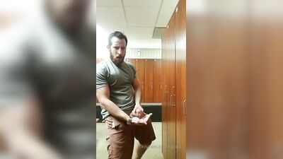 Men in Locker Rooms Gay Porn Video (124)