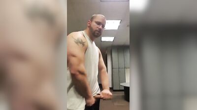 Men in Locker Rooms Gay Porn Video (154)