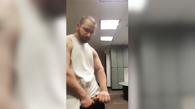 Men in Locker Rooms Gay Porn Video (154)