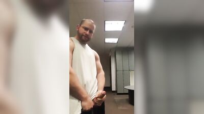 Men in Locker Rooms Gay Porn Video (154)