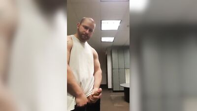Men in Locker Rooms Gay Porn Video (154)