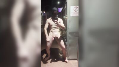 Men in Locker Rooms Gay Porn Video (50)