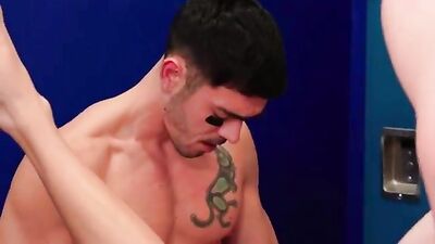 Men in Locker Rooms Gay Porn Video (3)