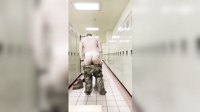 Men in Locker Rooms Gay Porn Video (88)