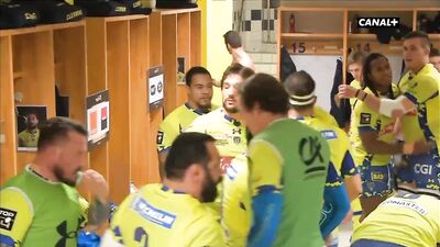 Men in Locker Rooms Gay Porn Video (122)