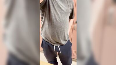 Men in Locker Rooms Gay Porn Video (78)