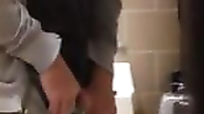 Men in Locker Rooms Gay Porn Video (79)