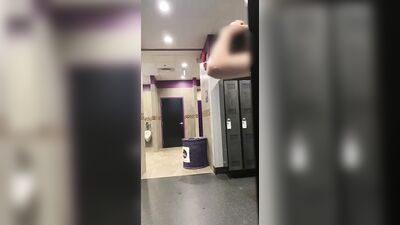 Men in Locker Rooms Gay Porn Video (41)