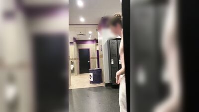 Men in Locker Rooms Gay Porn Video (41)