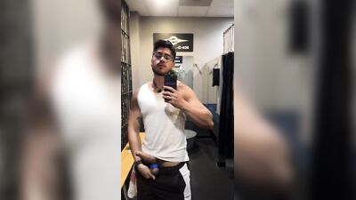 Men in Locker Rooms Gay Porn Video (15)