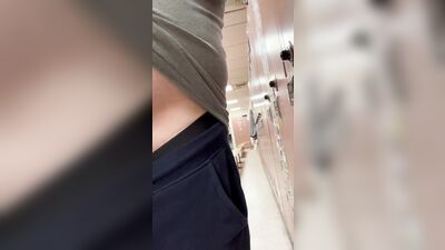 Men in Locker Rooms Gay Porn Video (52)