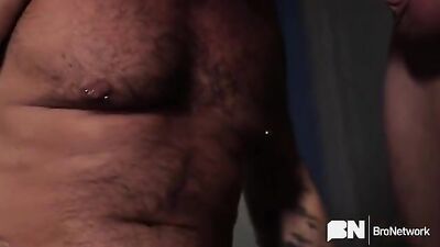 Men in Locker Rooms Gay Porn Video (34)