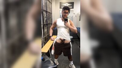 Men in Locker Rooms Gay Porn Video (16)