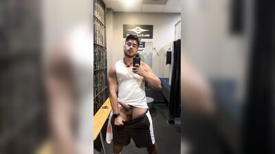 Men in Locker Rooms Gay Porn Video (16)