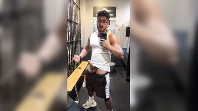 Men in Locker Rooms Gay Porn Video (16)