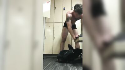 Men in Locker Rooms Gay Porn Video (78)