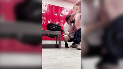 Men in Locker Rooms Gay Porn Video (37)