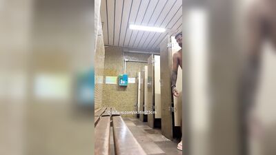 Men in Locker Rooms Gay Porn Video (76)